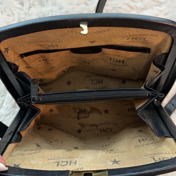 HCL (Hand Crafted Leather) Authentic Crossbody bag - Picture 4 of 10